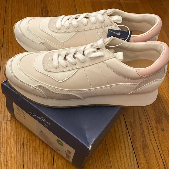 BNIB Courtney sneakers size 10 white/cream/pink vintage look - Picture 2 of 5